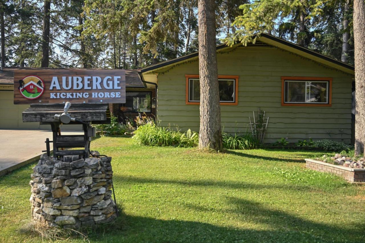 Auberge Kicking Horse Guest House Golden Dış mekan fotoğraf