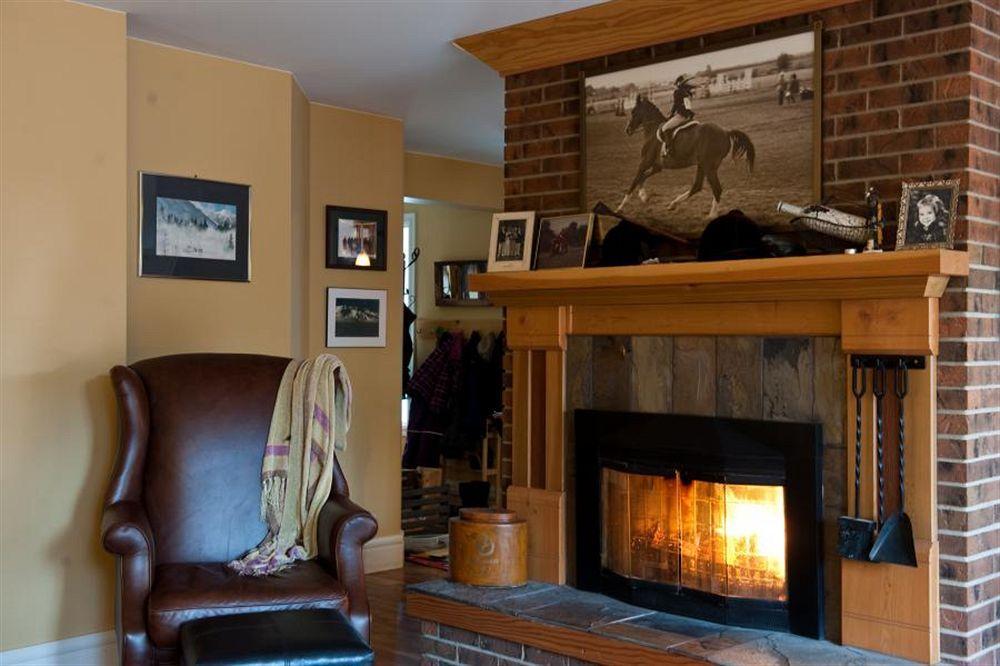 Auberge Kicking Horse Guest House Golden Dış mekan fotoğraf